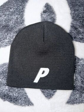 PALACE Black P Nein Cuff Beanie
